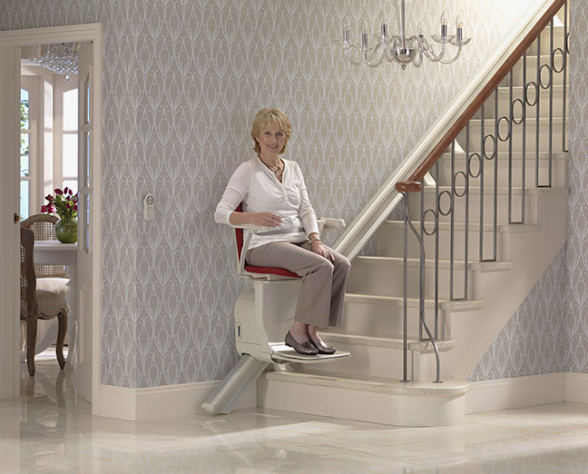 Stannah-sofia-stairlift-on-stairs